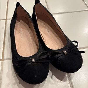 Great condition! Girls Black Bow Ballet Detail Flats